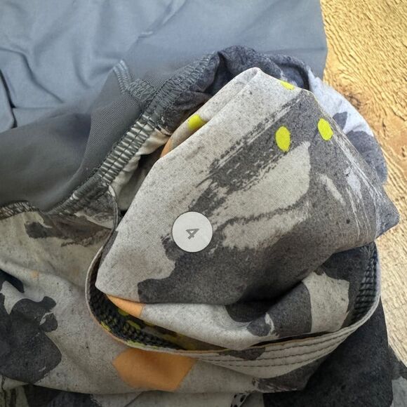 Lululemon Om Pant
Mini Art Pop White Multi / Slate - Picture 16 of 16